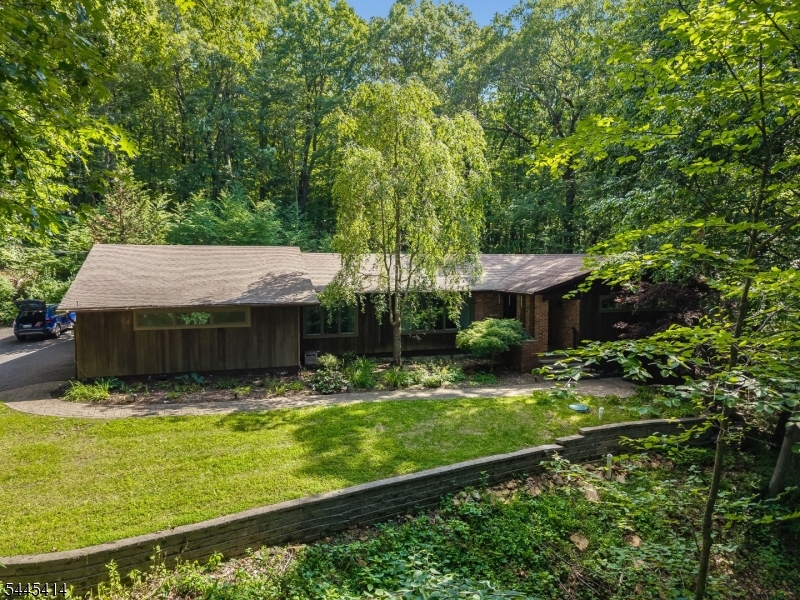 9 Delwood Rd Property Photo 4
