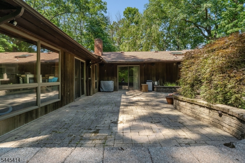 9 Delwood Rd Property Photo 5