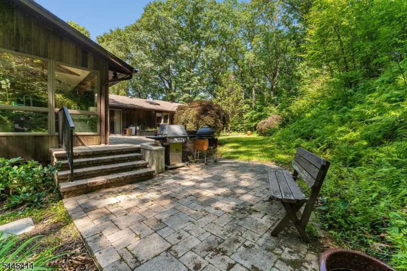 9 Delwood Rd Property Photo 6