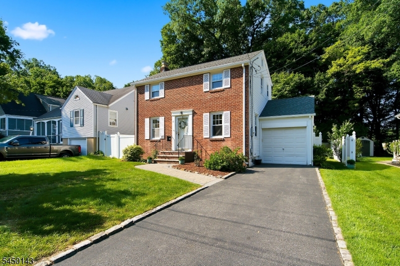 11 Monroe Avenue Property Photo 2