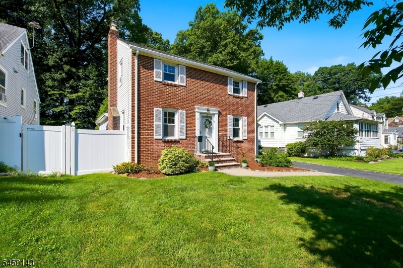 11 Monroe Avenue Property Photo 3