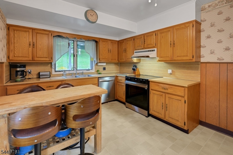 20 Koclas Dr Property Photo 15