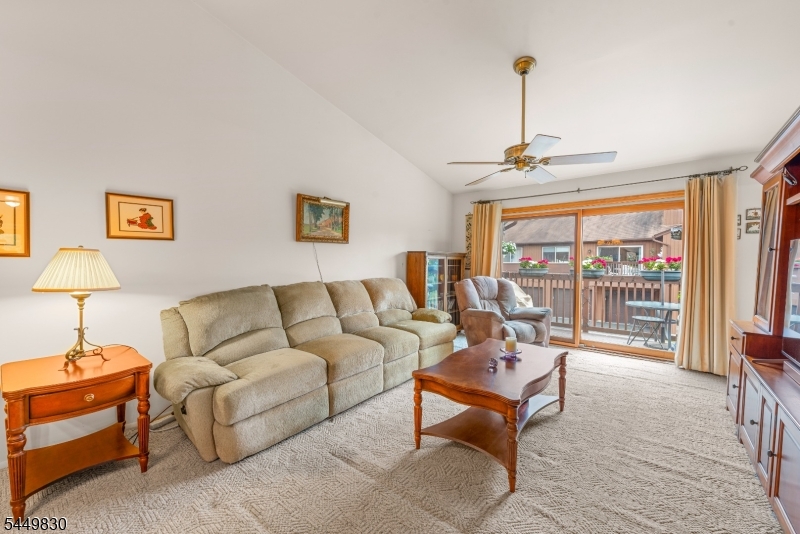 154 Drake Ln Property Photo 3