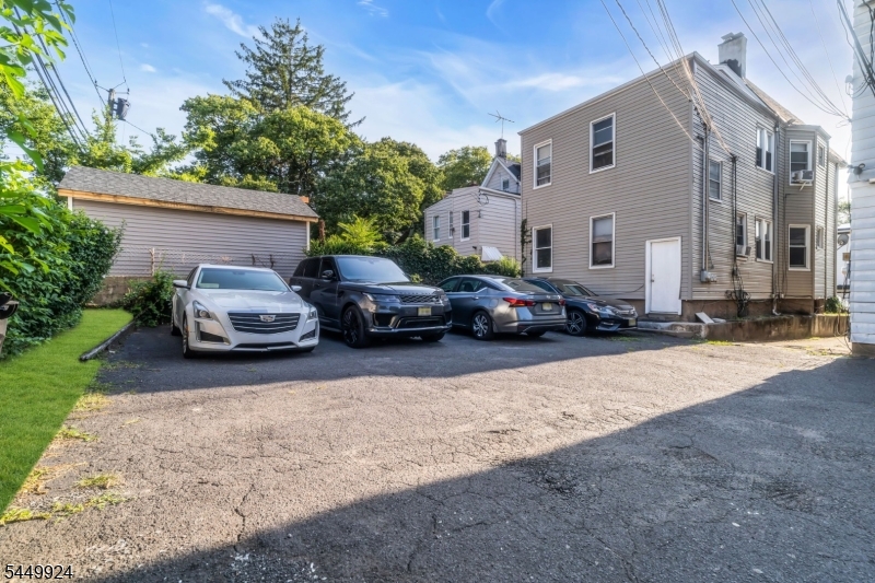 296 N Park St Property Photo 16