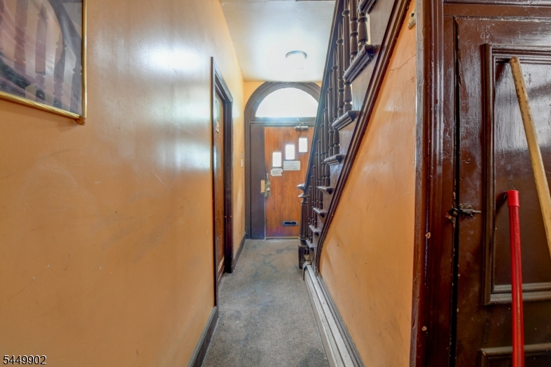 282 Ellison St Property Photo 8