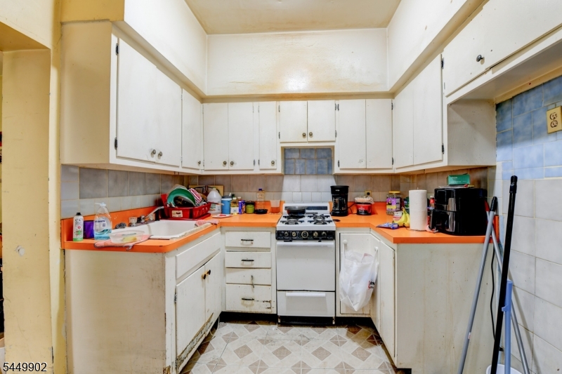 282 Ellison St Property Photo 12