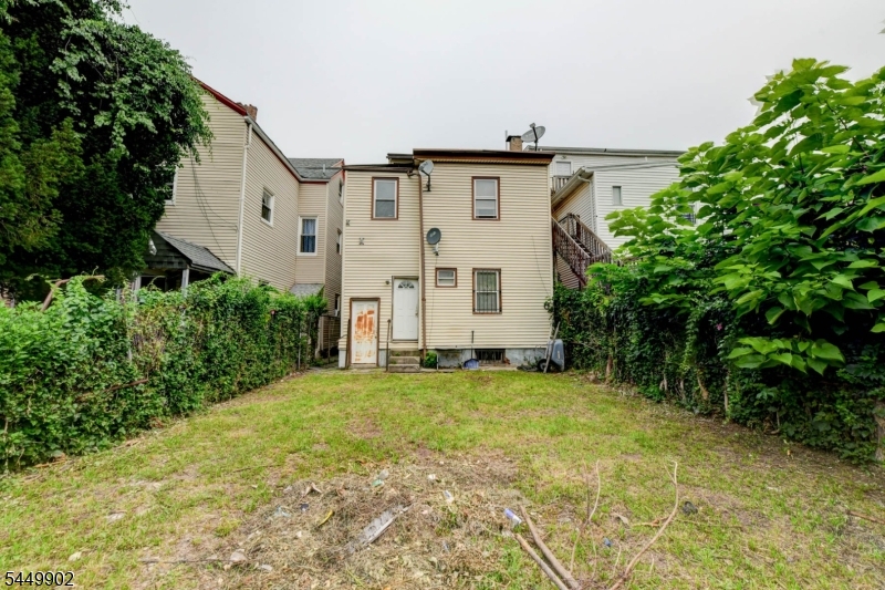 282 Ellison St Property Photo 17