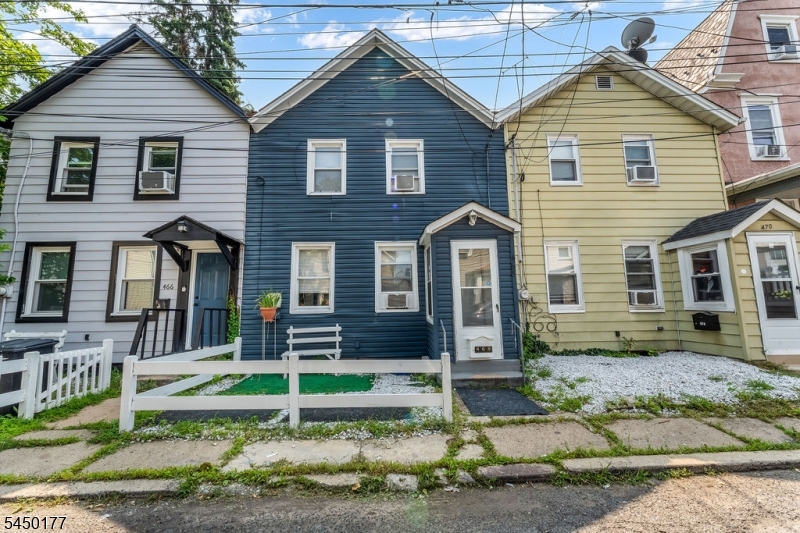 468 Flagg St Property Photo 1