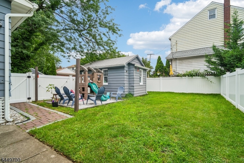 56 Katherine Ave Property Photo 36