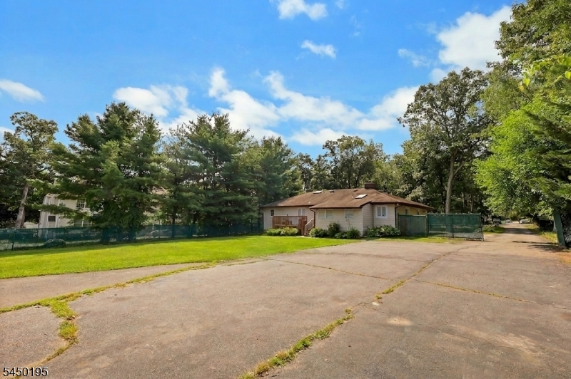 419 Ratzer Rd Property Photo 7