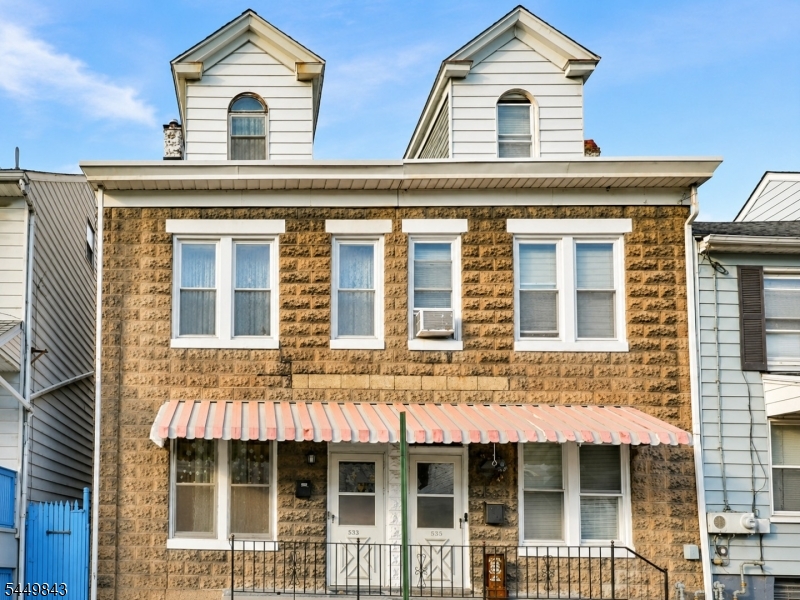 135 Mercer St Property Photo 1