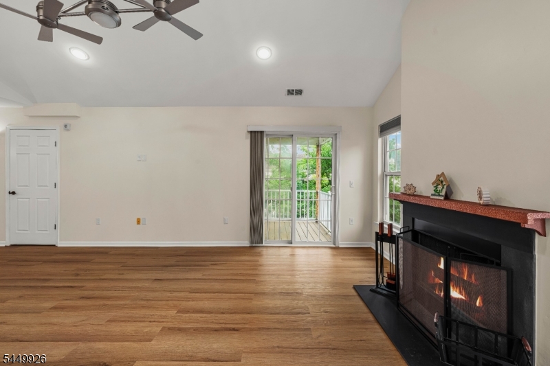 127 Chariot Ct Property Photo 7