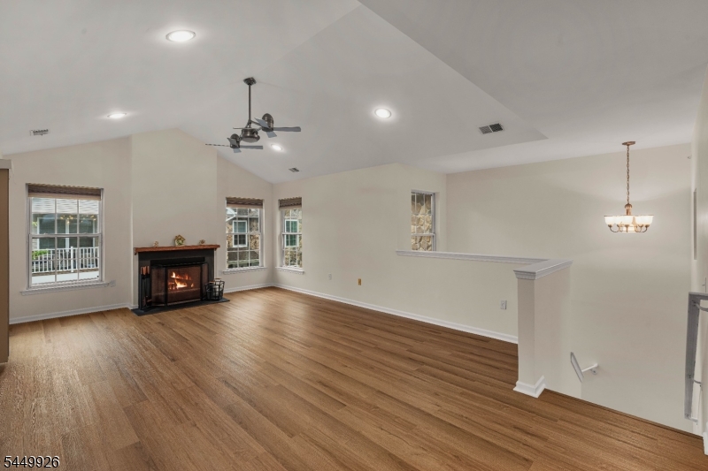 127 Chariot Ct Property Photo 8