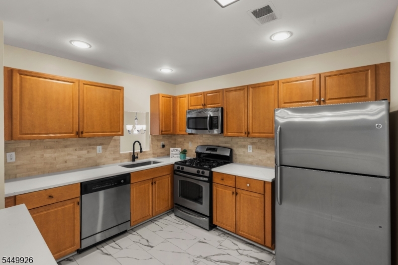 127 Chariot Ct Property Photo 13