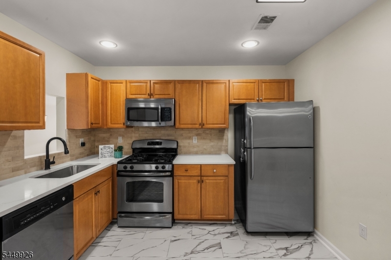 127 Chariot Ct Property Photo 16