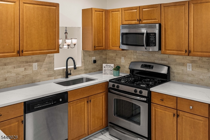 127 Chariot Ct Property Photo 17