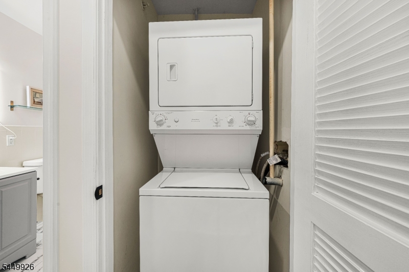 127 Chariot Ct Property Photo 28