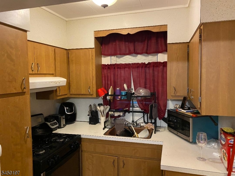 12 Campbell Ave Property Photo 8