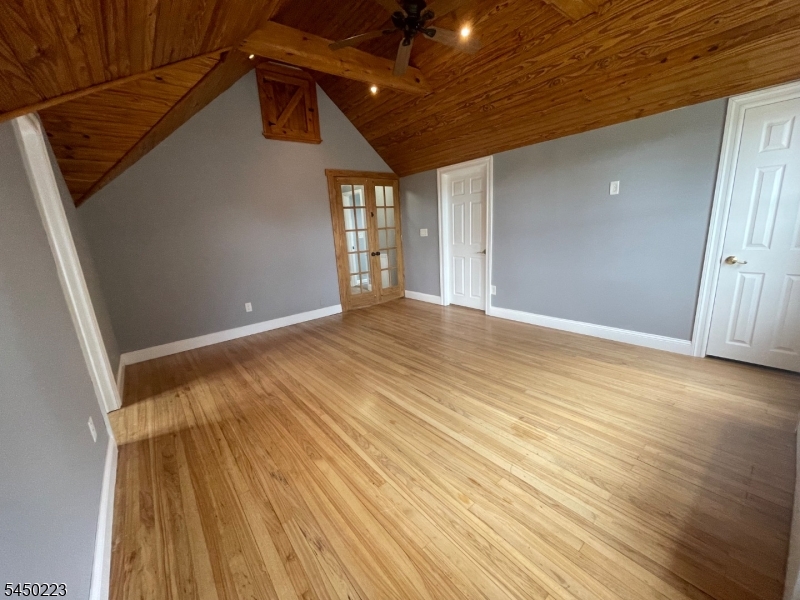 611 Corliss Ave Property Photo 15