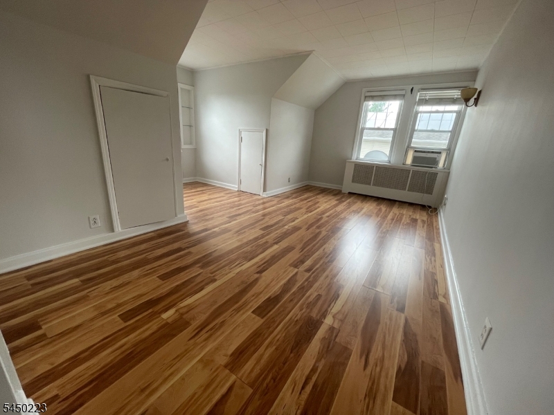 611 Corliss Ave Property Photo 24