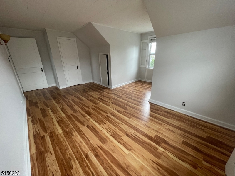611 Corliss Ave Property Photo 25