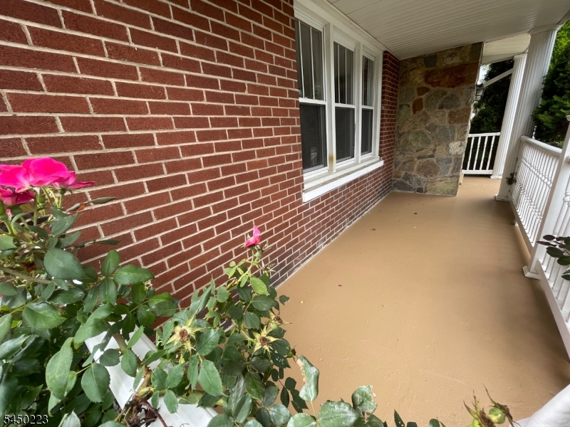 611 Corliss Ave Property Photo 41