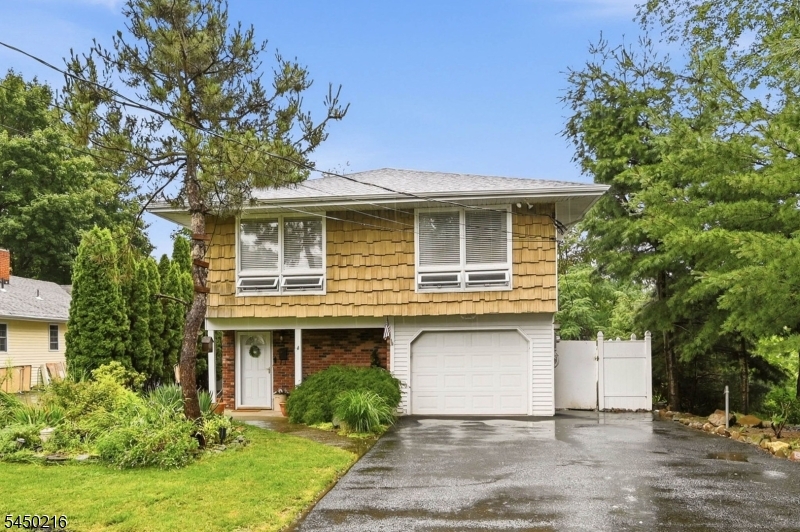 4 Park Pl Property Photo 1