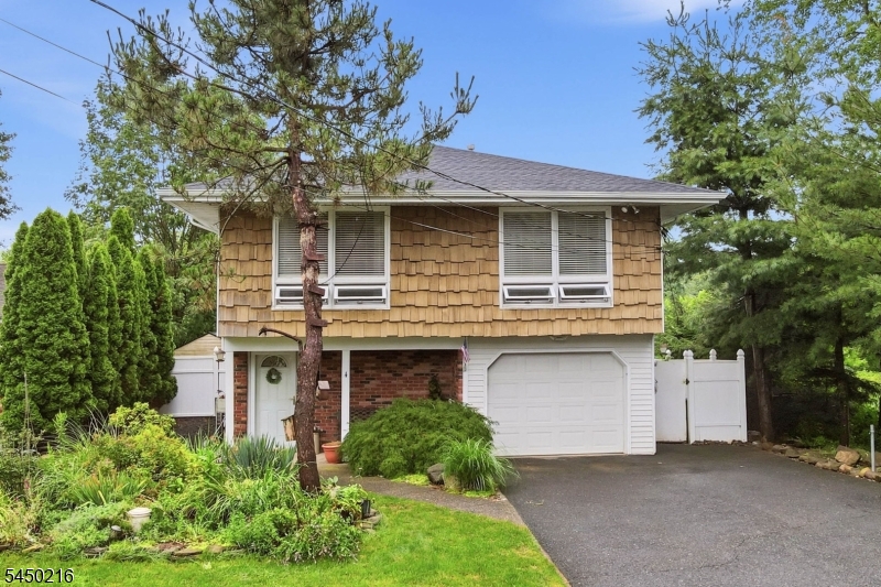 4 Park Pl Property Photo 2