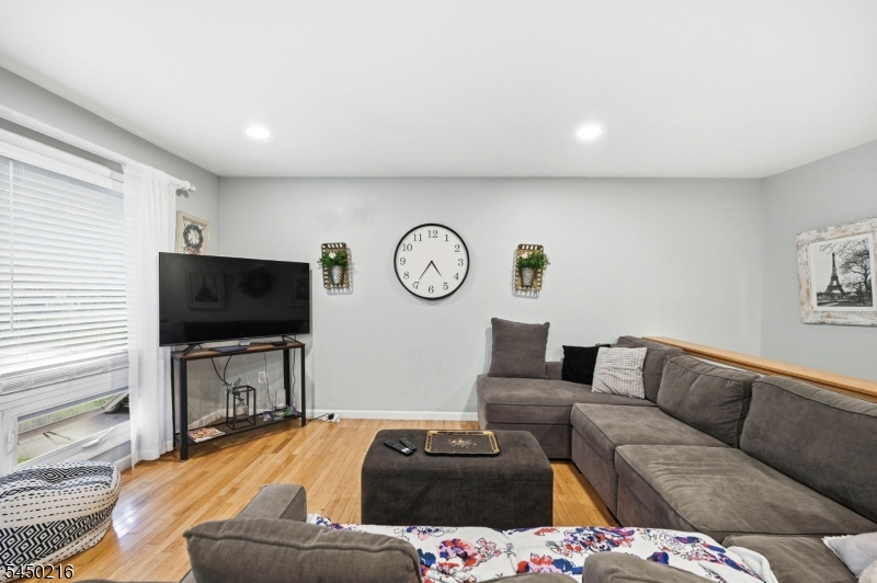 4 Park Pl Property Photo 6