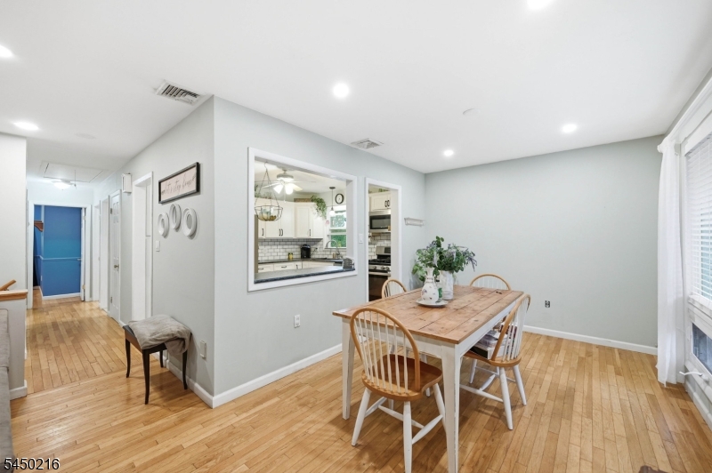 4 Park Pl Property Photo 8