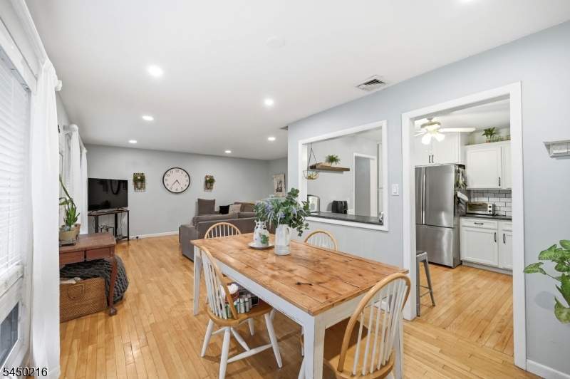 4 Park Pl Property Photo 9