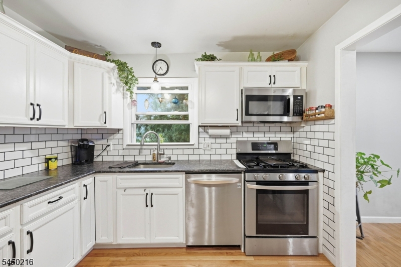 4 Park Pl Property Photo 13