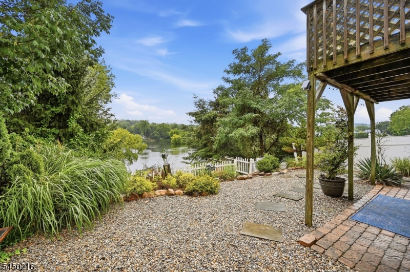4 Park Pl Property Photo 32