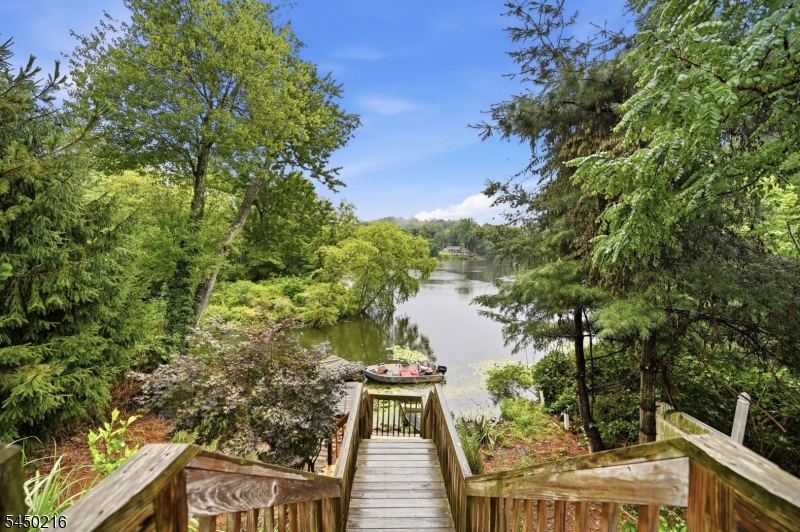 4 Park Pl Property Photo 34