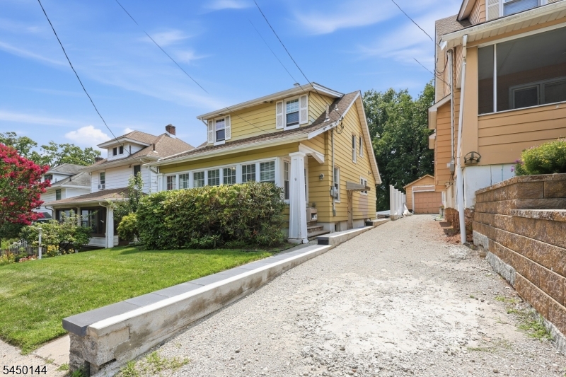 7 Henderson St Property Photo 1
