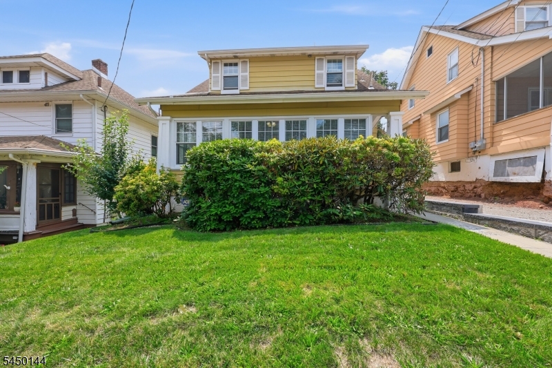 7 Henderson St Property Photo 2