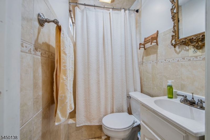 826 Degraw Ave Property Photo 20