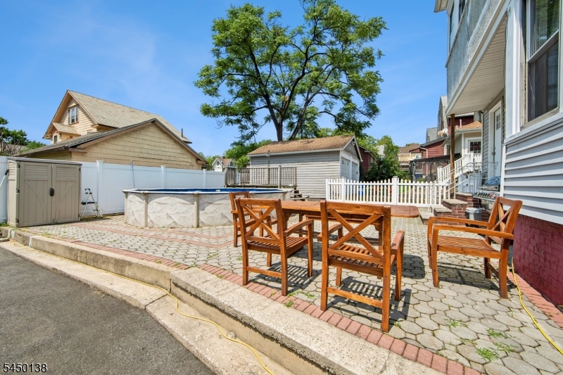 826 Degraw Ave Property Photo 35