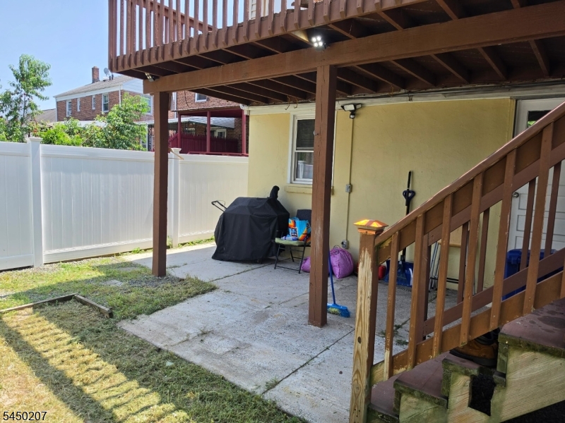 1371 Hamilton St Property Photo 5