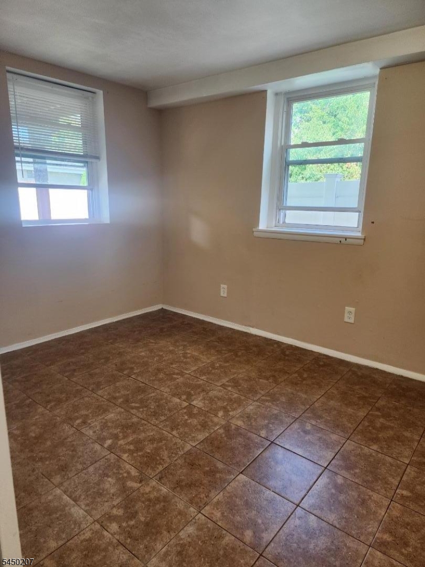 1371 Hamilton St Property Photo 9