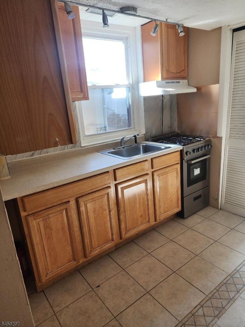 1371 Hamilton St Property Photo 13