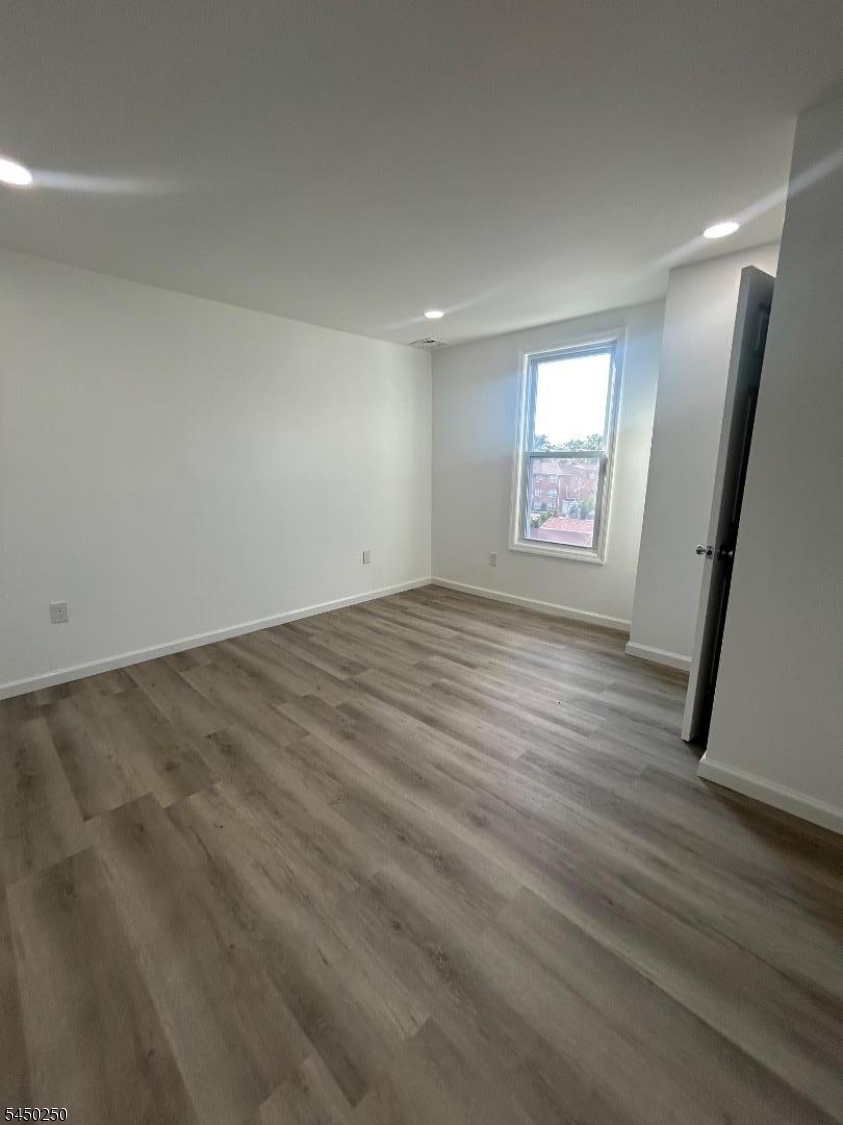 120 Bridge St Property Photo 9
