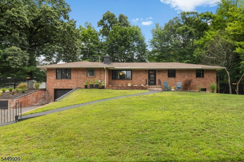 49 Dogwood Dr Property Photo 1
