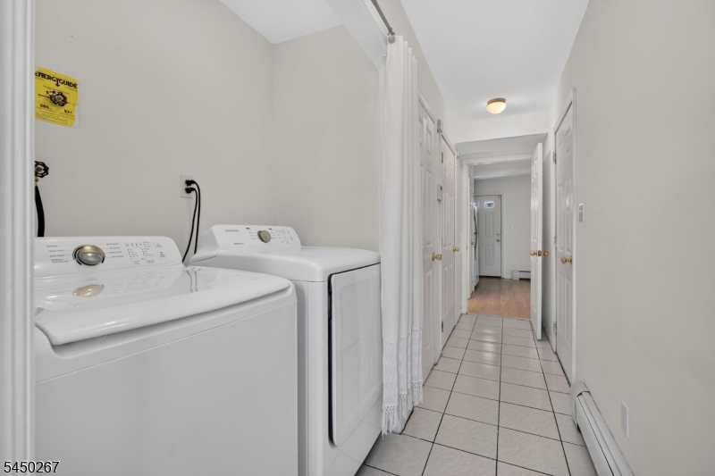 81 Home Pl Property Photo 13