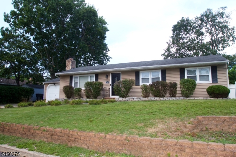 319 Spruce Dr Property Photo 32