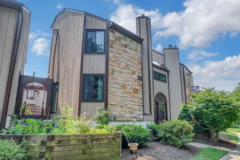 13 Delbarton Ct Property Photo 1