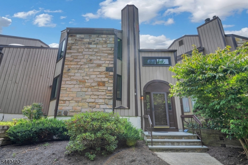 13 Delbarton Ct Property Photo 2