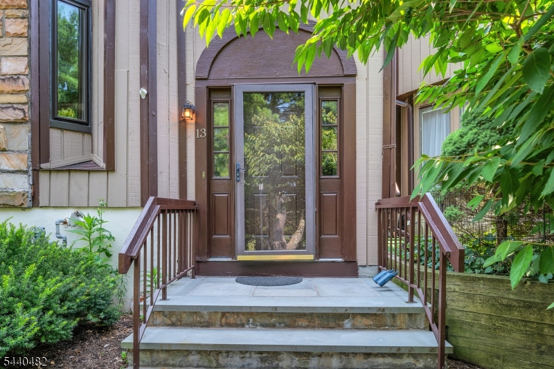 13 Delbarton Ct Property Photo 3