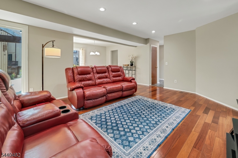 13 Delbarton Ct Property Photo 6