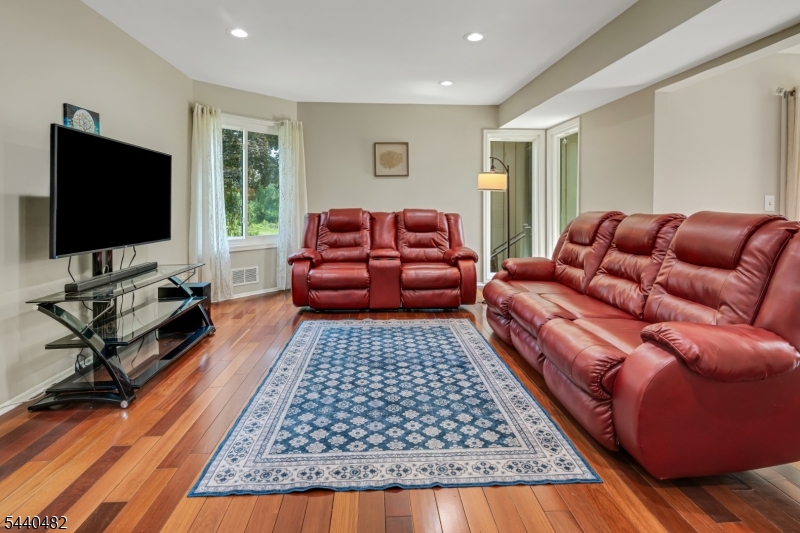 13 Delbarton Ct Property Photo 7
